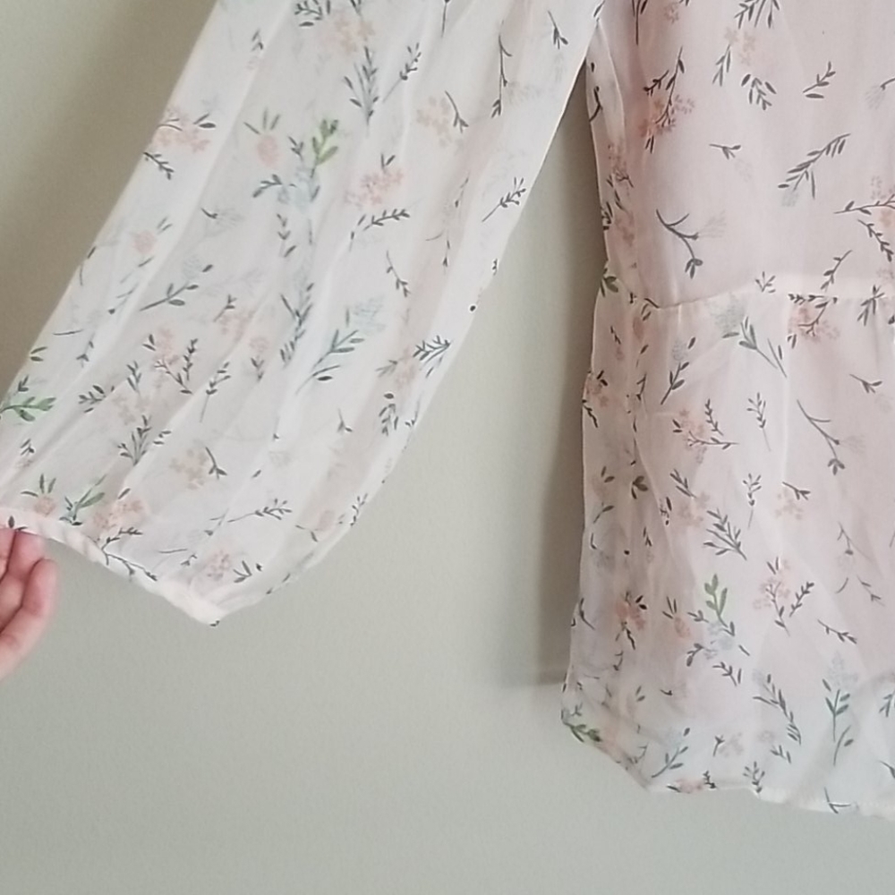 Amour Vert Floral Peplum Blouse - Picture 2 of 4